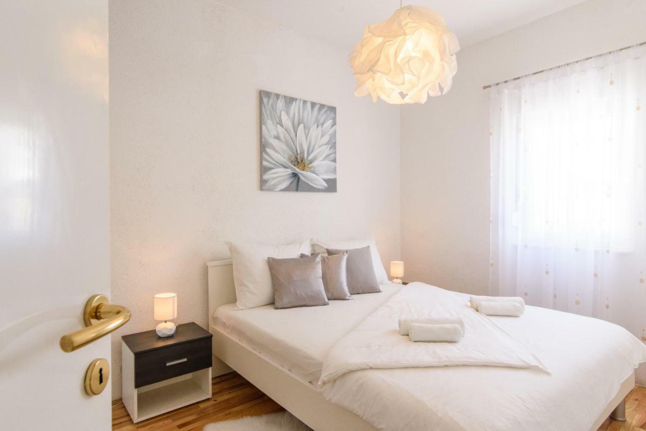 Apartmani Ville Vengo Trogir Ngoại thất bức ảnh